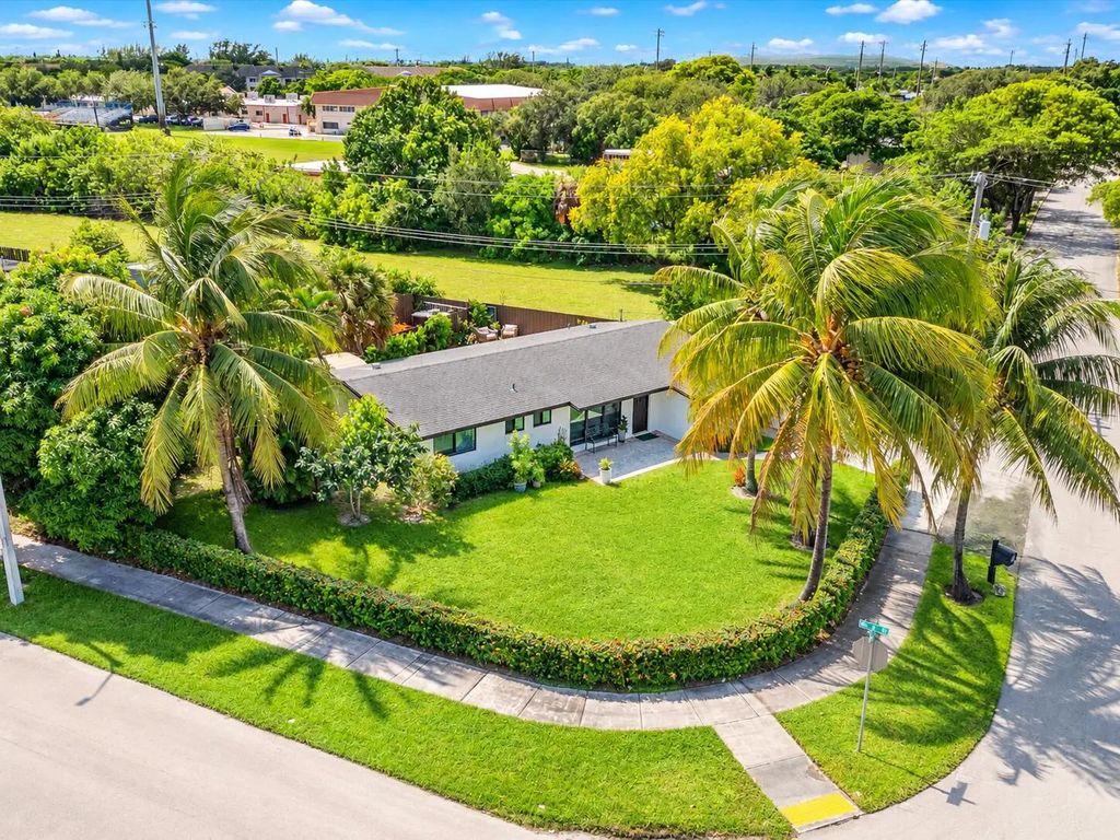 5051 Ne 6th Avenue, Deerfield Beach