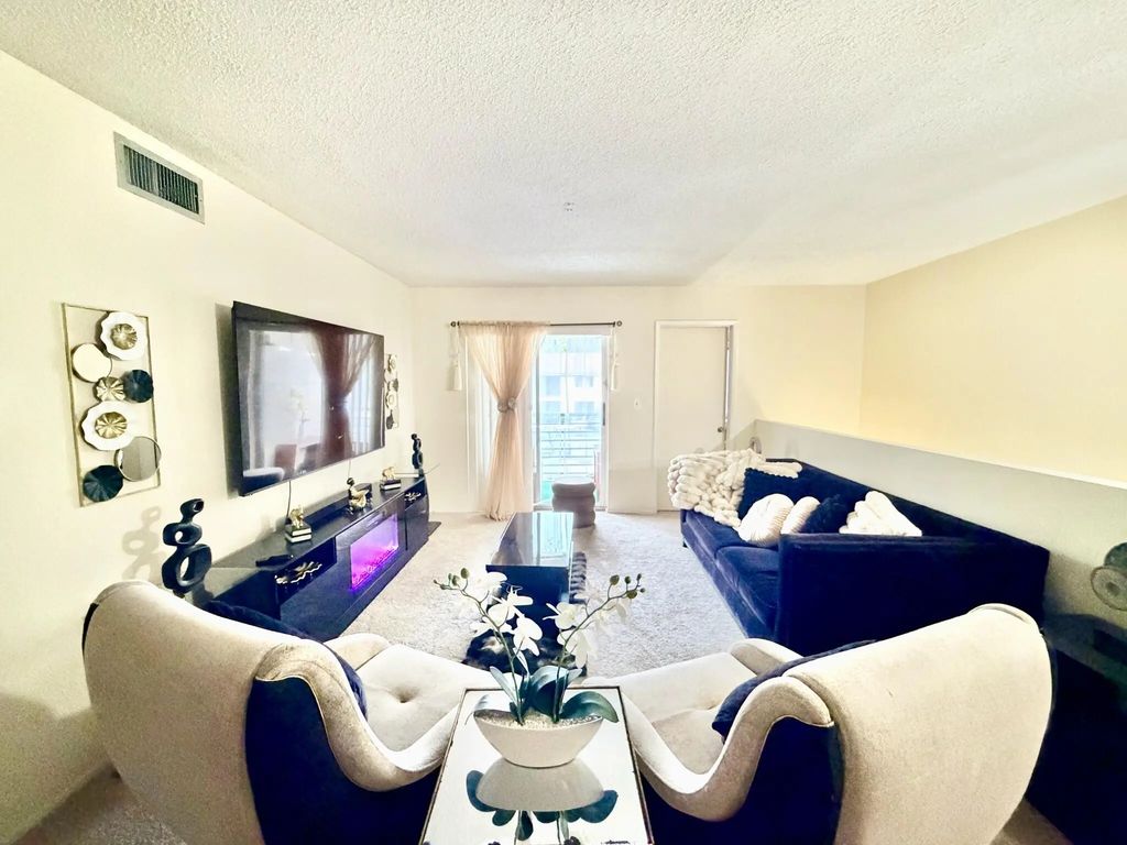 101 Gardens Drive #206, Pompano Beach
