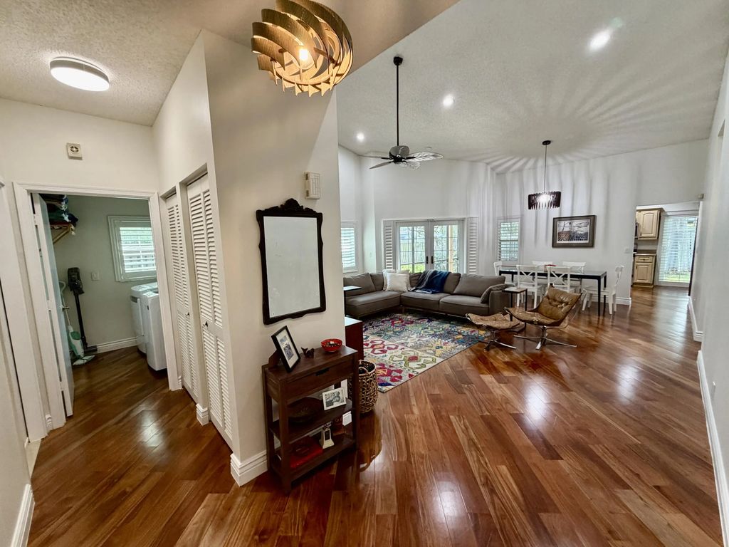 6603 Stratford Drive, Parkland