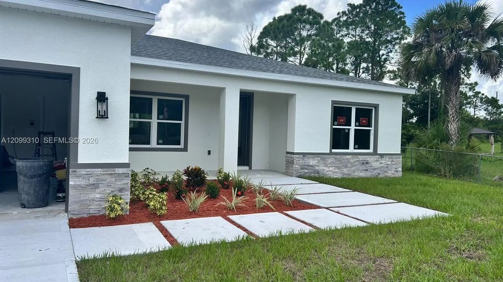 420 Seal Avenue Sw #420, Palm Bay