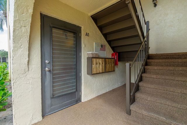 2 of 33 - 136 Lake Pine Circle #a1, Greenacres, FL