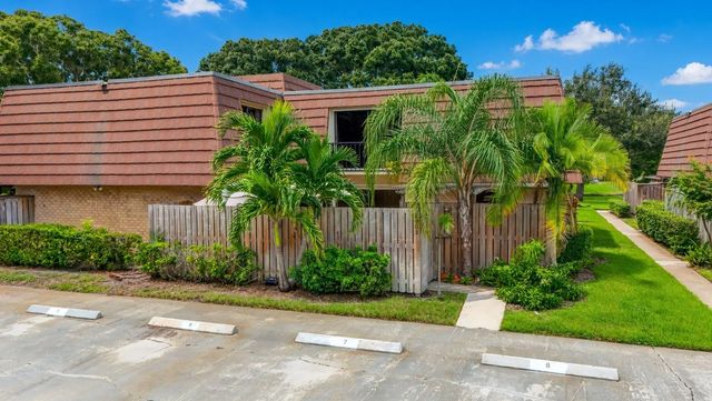 2003 20th Lane, Palm Beach Gardens
