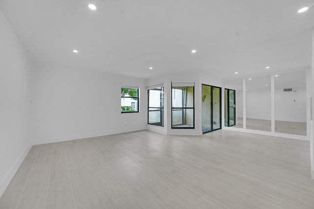 2 of 26 - 3373 Lucerne Park Drive, Greenacres, FL