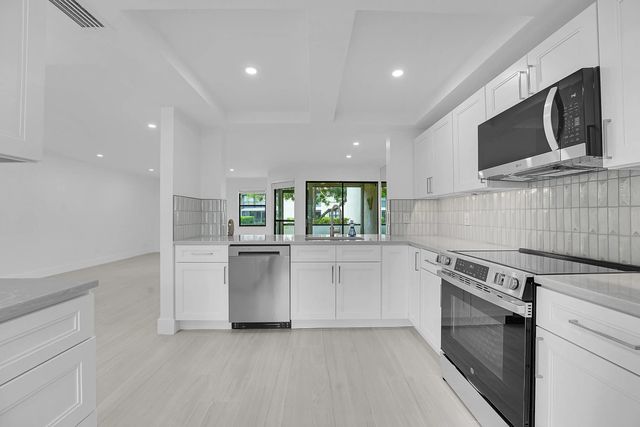3 of 26 - 3373 Lucerne Park Drive, Greenacres, FL