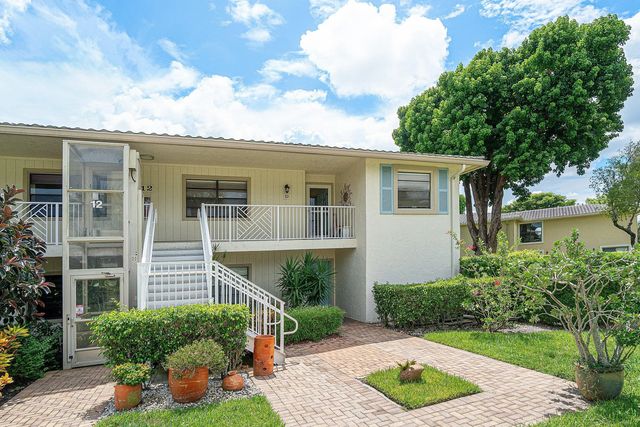 12 Westgate Lane #12d, Boynton Beach