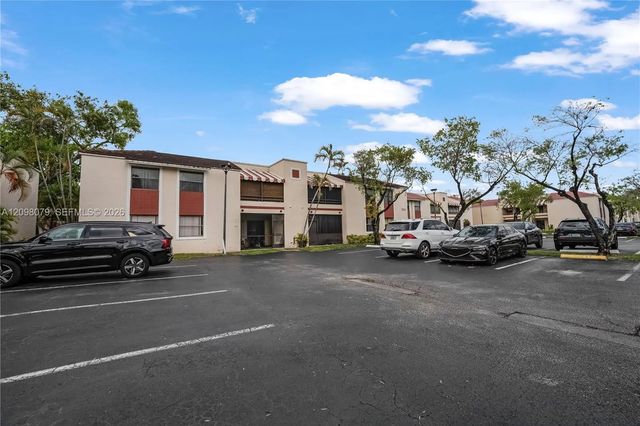 3 of 38 - 20150 Ne 3rd Court #6, Miami, FL