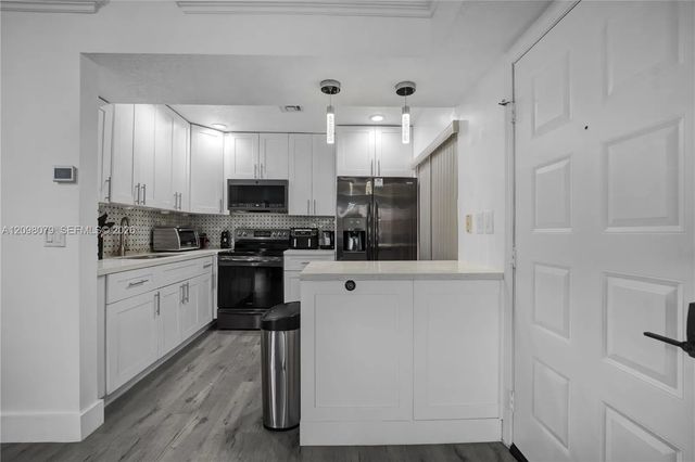 5 of 38 - 20150 Ne 3rd Court #6, Miami, FL