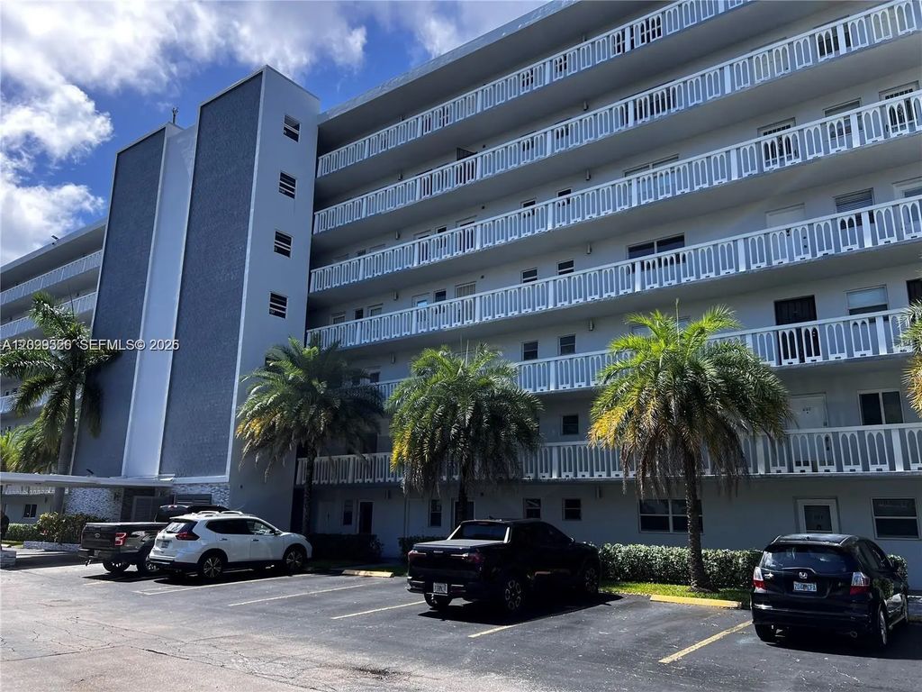 320 Ne 12th Avenue #605, Hallandale Beach