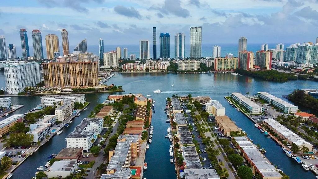 3716 Ne 168th Street #305, North Miami Beach