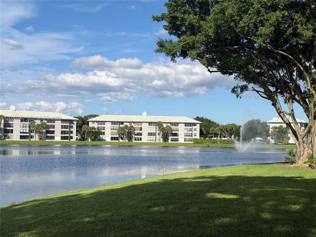 9235 Lagoon Place #116, Davie