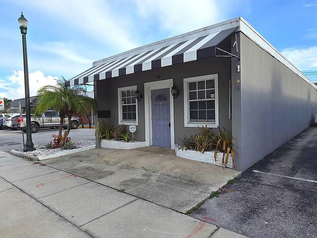 714 George Bush Boulevard, Delray Beach