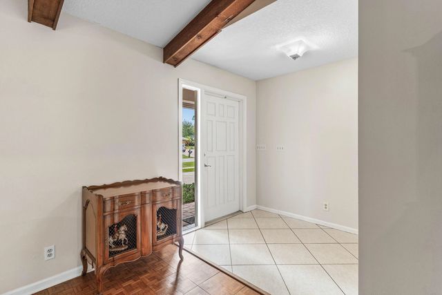 5 of 32 - 100 St Davids Way, Wellington, FL