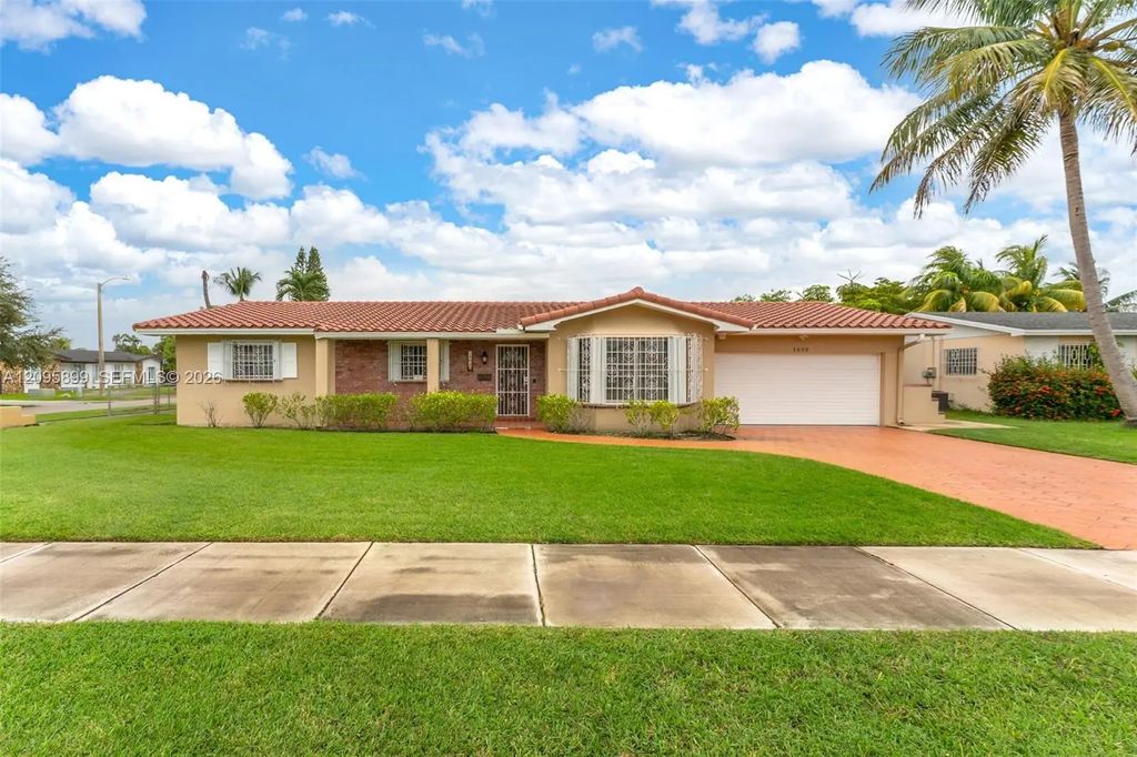 1820 Sw 102nd Avenue, Miami