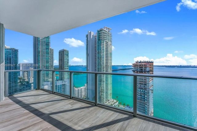 5 of 20 - 460 Ne 28th Street #3301, Miami, FL