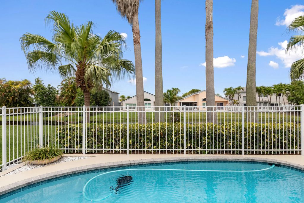 5535 Nw 54th Circle, Coconut Creek