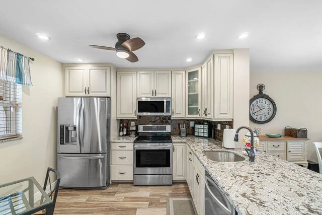 3 of 36 - 250 Ne 20th Street #230, Boca Raton, FL