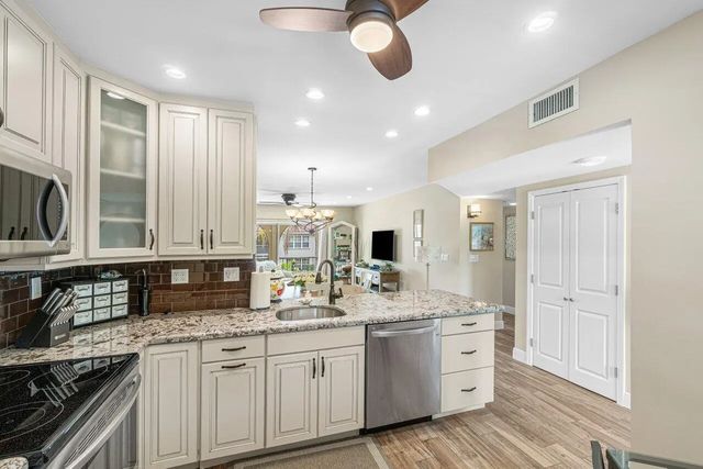 5 of 36 - 250 Ne 20th Street #230, Boca Raton, FL