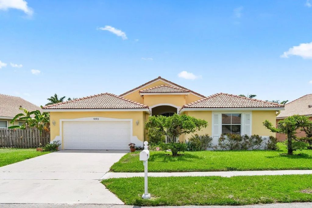 9193 Cove Point Circle, Boynton Beach