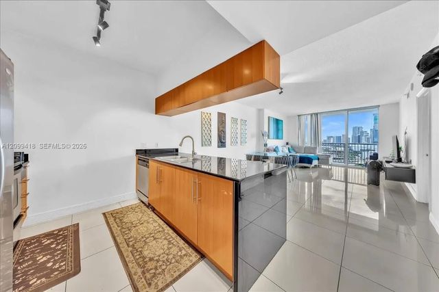 3 of 30 - 1750 N Bayshore Drive #2510, Miami, FL
