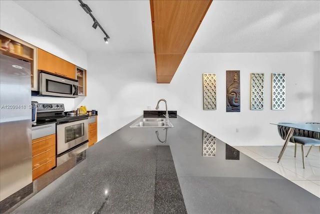 4 of 30 - 1750 N Bayshore Drive #2510, Miami, FL