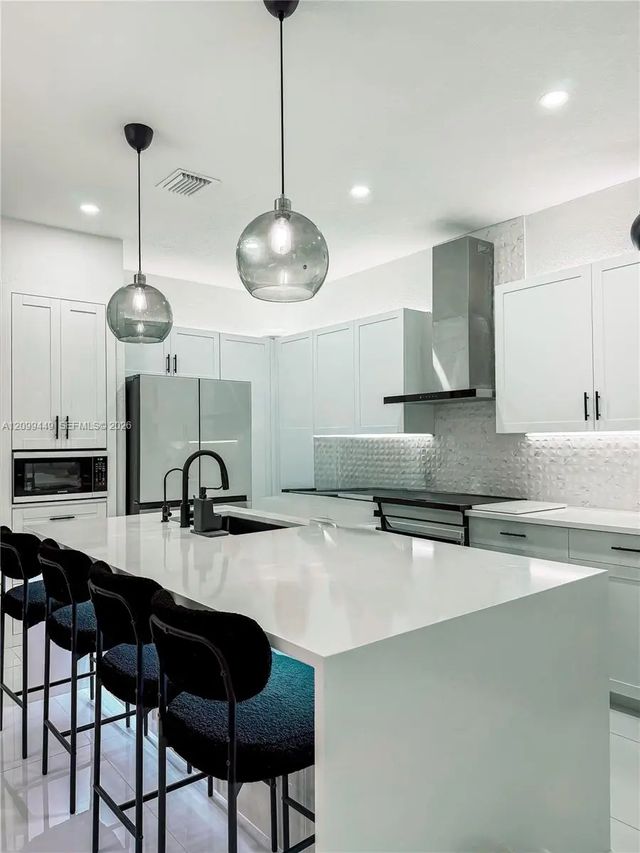 5 of 34 - 3418 W 108th Street, Hialeah, FL