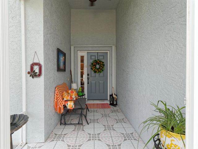 4 of 34 - 908 Nw Sarria Court, Port St. Lucie, FL