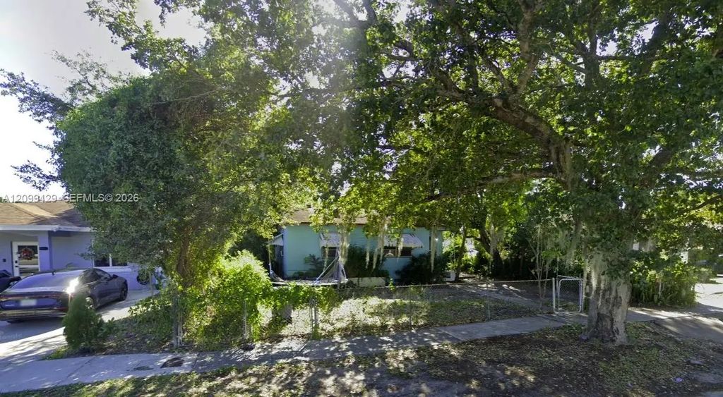 2910 Nw 66th Street, Miami