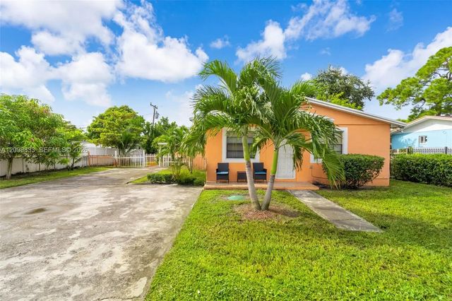 2 of 31 - 3420 Nw 213th Terrace, Miami Gardens, FL