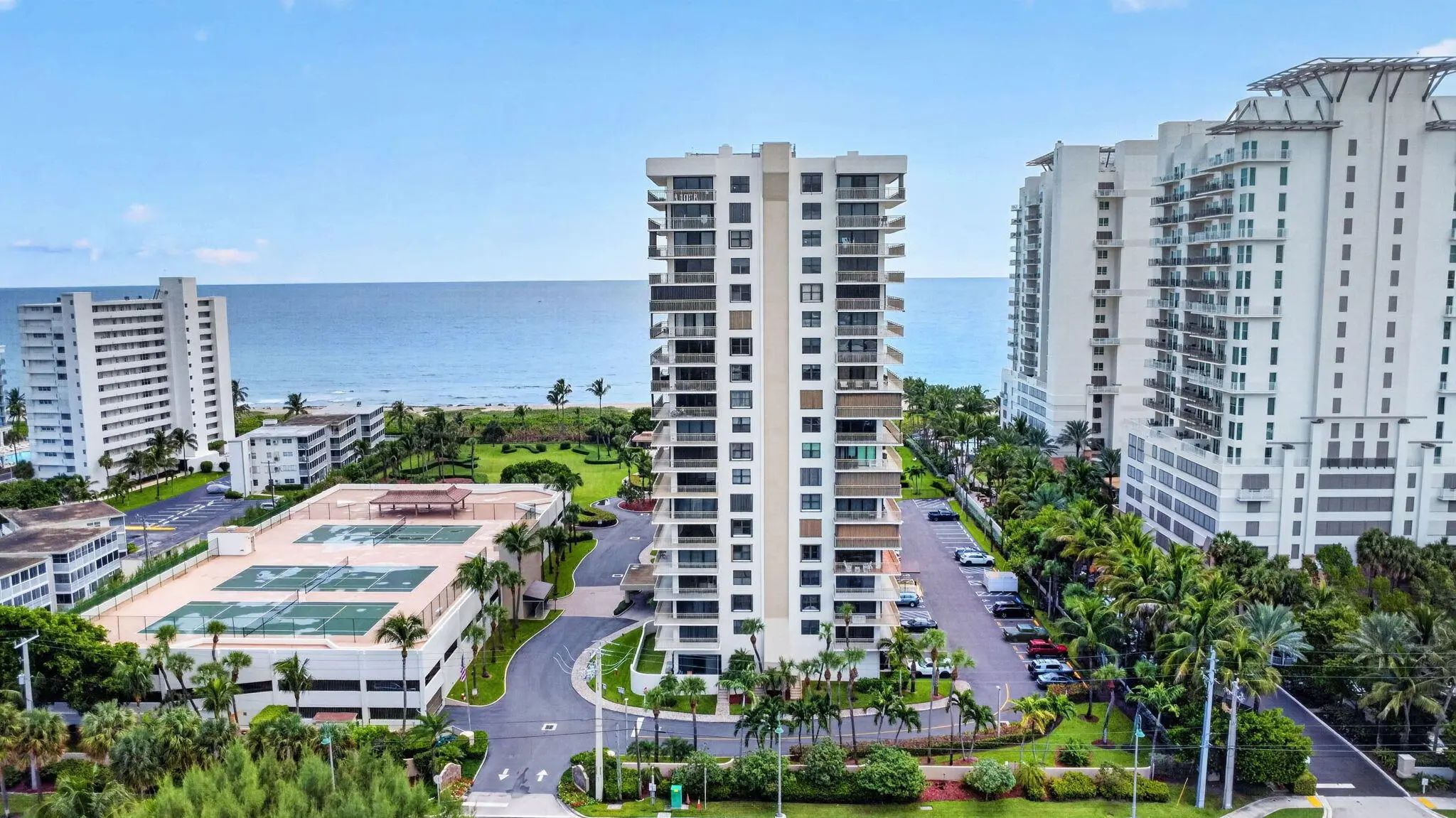 OCEANTREE CONDO Residential listing - MLS B26083684, Singer Island FL