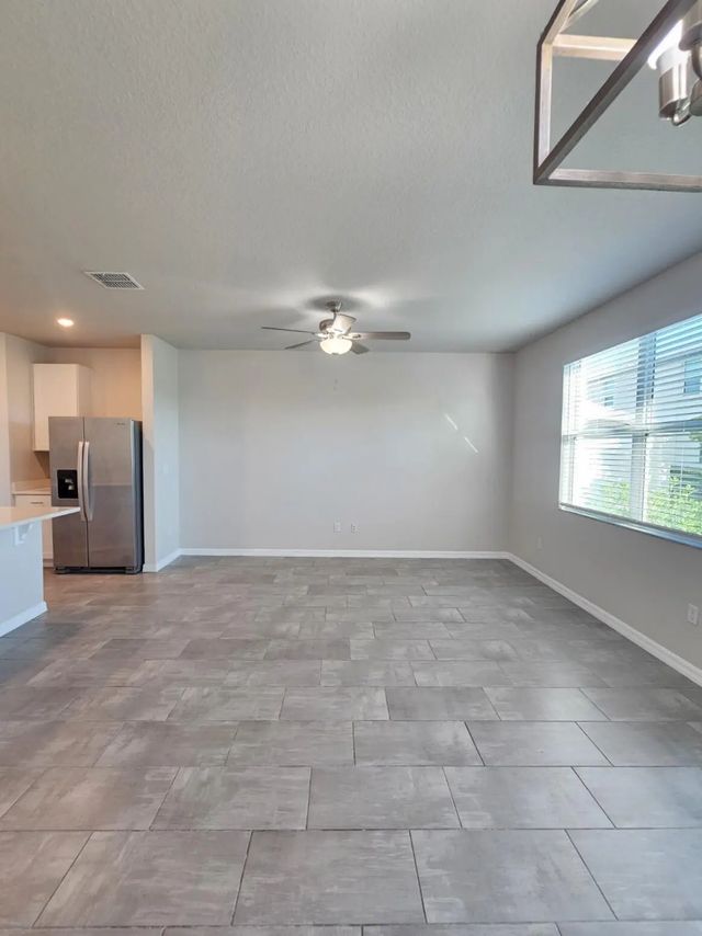 3 of 27 - 3566 San Bernardino Way, Palm Springs, FL