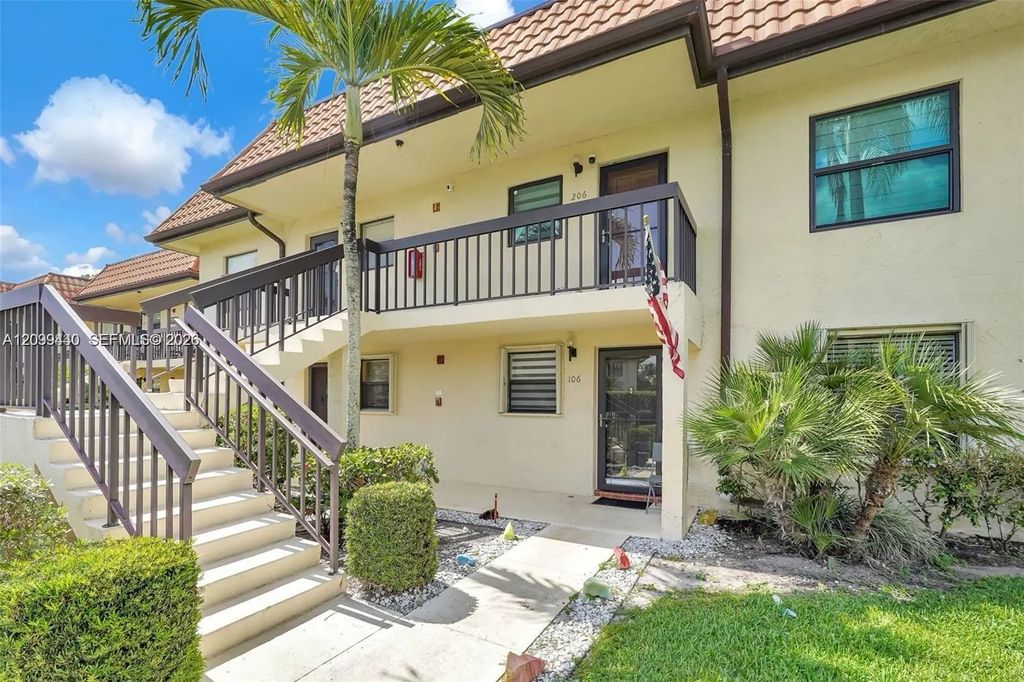 7142 Golf Colony Court #206, Lake Worth
