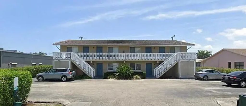 560 Ne 46th Street #2, Boca Raton
