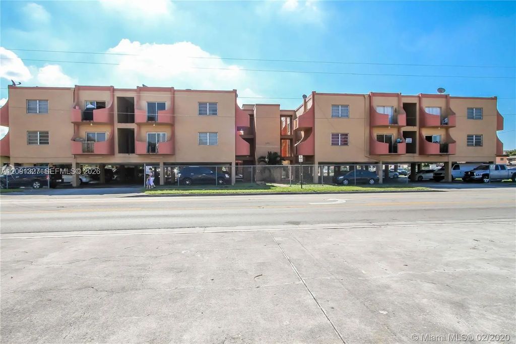 3675 W 11th Avenue #318, Hialeah