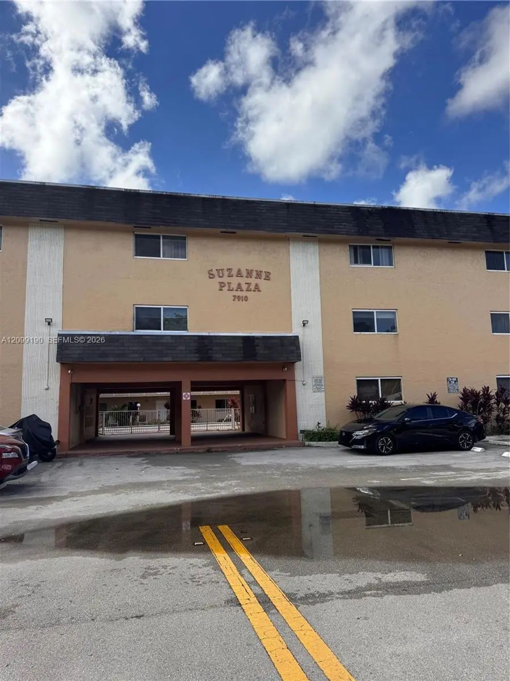 7910 Taft Street #309, Pembroke Pines
