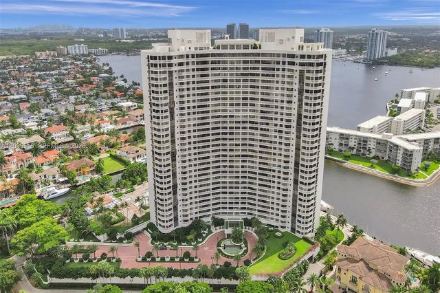 2 of 10 - 1000 W Island Boulevard #2909, Aventura, FL