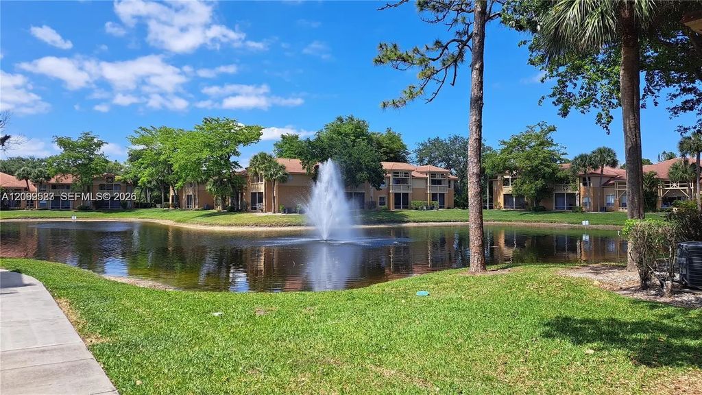 4871 Via Palm Lakes #704, West Palm Beach