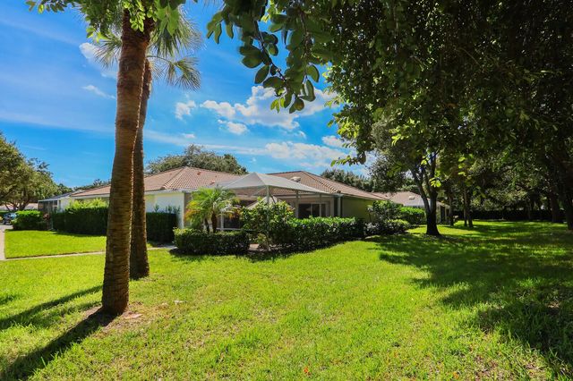 2 of 31 - 8701 Chapman Oak Court, Palm Beach Gardens, FL