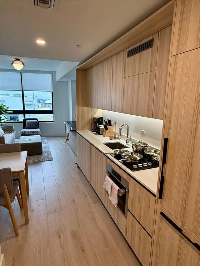 225 N Miami Avenue #3406, Miami
