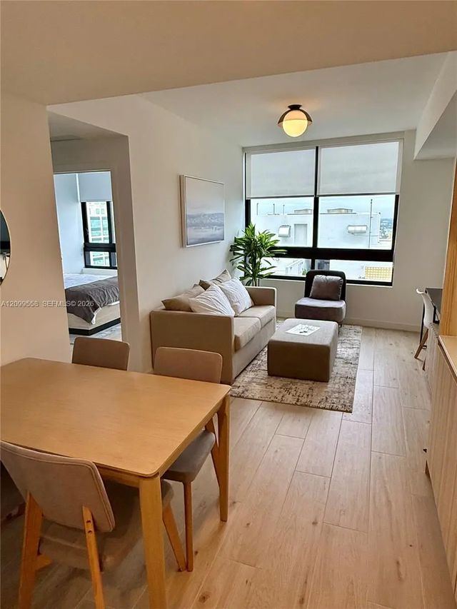 3 of 13 - 225 N Miami Avenue #3406, Miami, FL