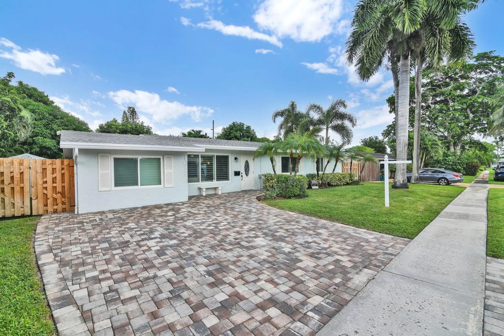 1017 Se 7th Street, Deerfield Beach