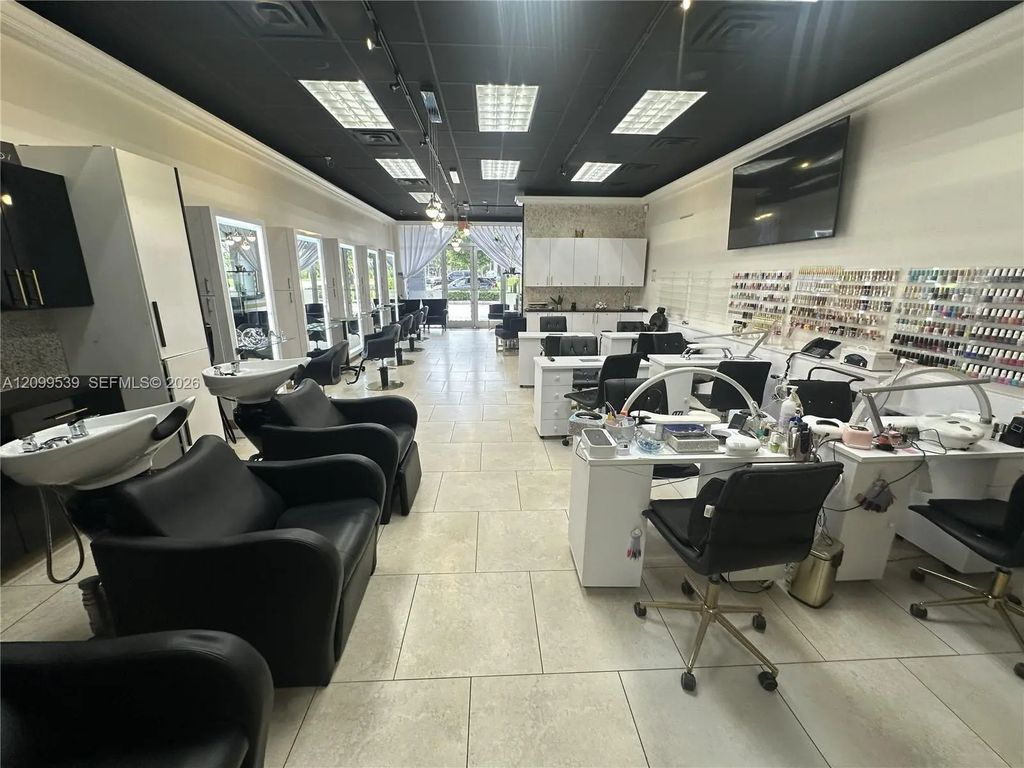 N/A, Doral