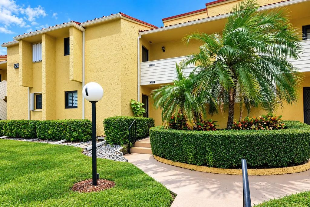 5333 Se Miles Grant Road #205, Stuart