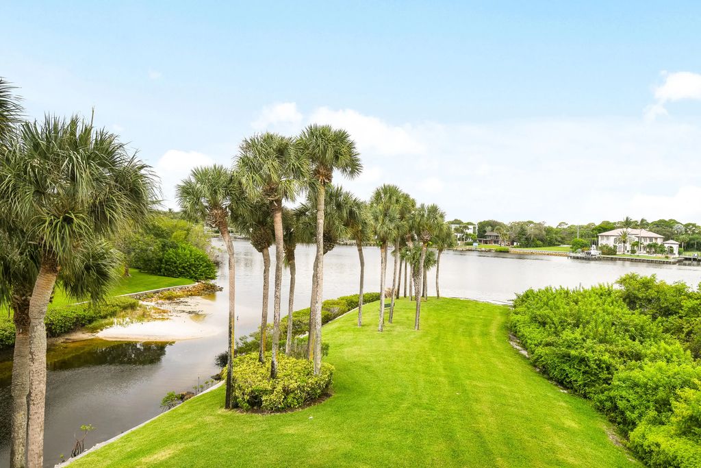 1701 Marina Isle Way #301, Jupiter