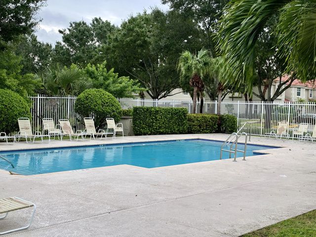 4 of 23 - 804 Summit Lake Drive, West Palm Beach, FL