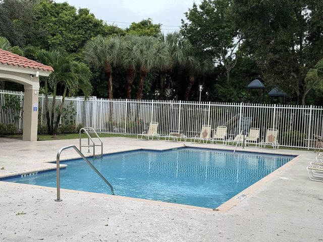 5 of 23 - 804 Summit Lake Drive, West Palm Beach, FL