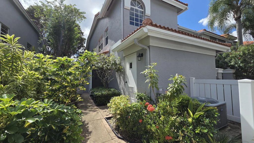 7634 Majestic Palm Drive #201, Boynton Beach