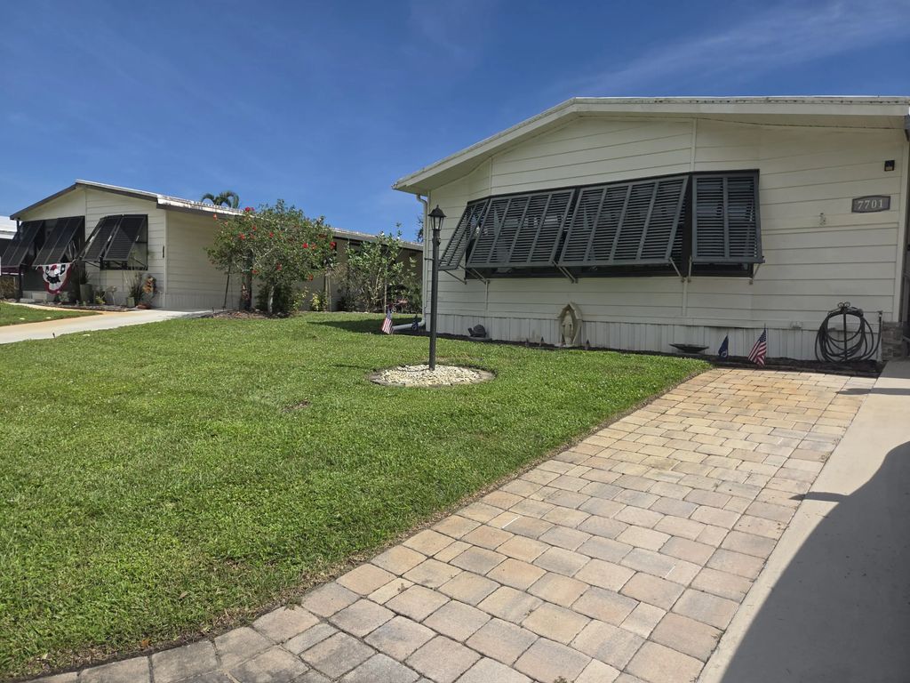 7701 Se Shenandoah Drive, Hobe Sound