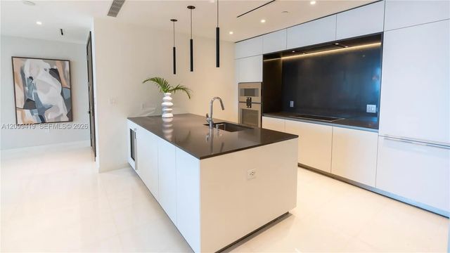 3 of 65 - 300 Biscayne Boulevard Way #503c, Miami, FL