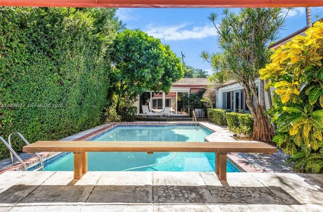 3 of 15 - 6415 Pine Tree Drive Circle, Miami Beach, FL