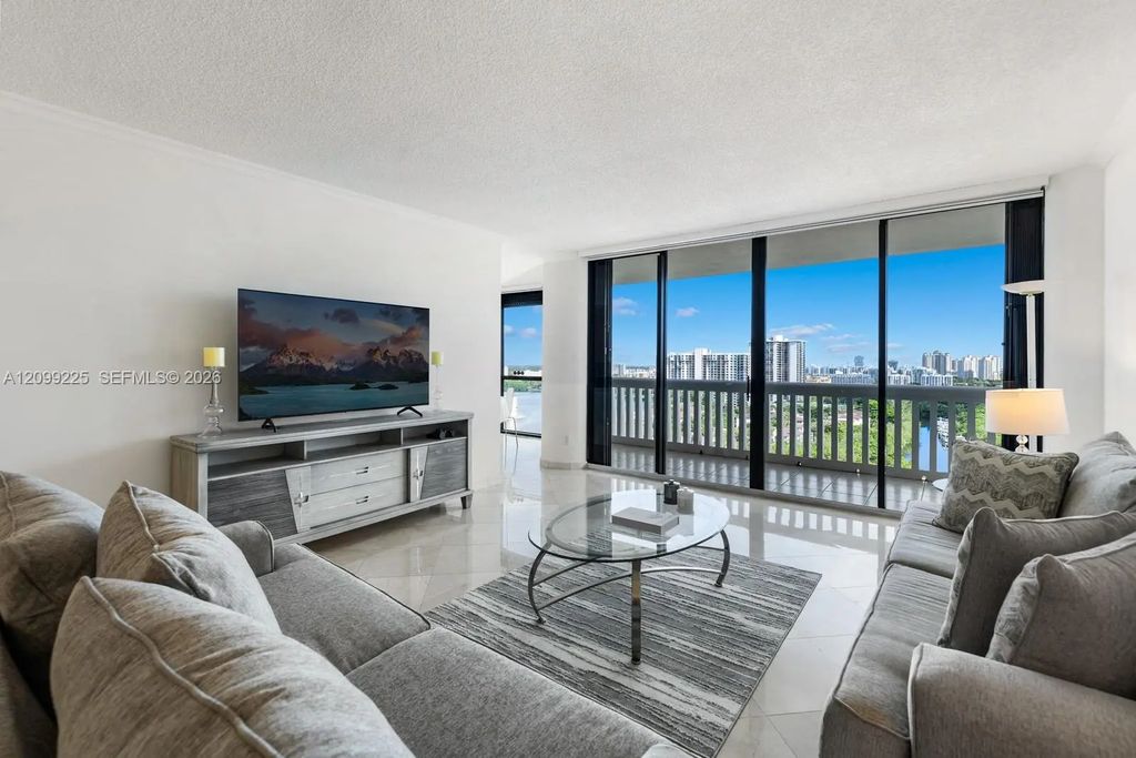 2000 Island Boulevard #1710, Aventura
